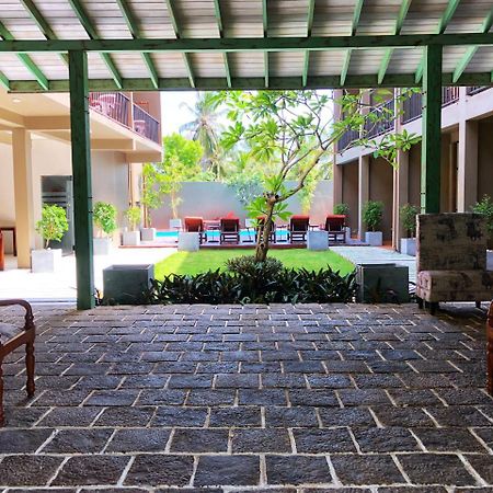 Hotel Waves By Tranquil Negombo Exterior foto