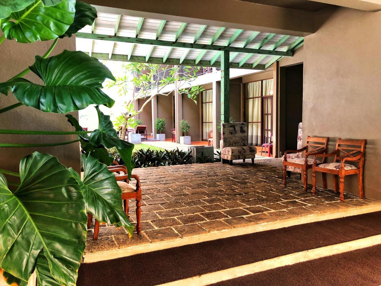 Hotel Waves By Tranquil Negombo Exterior foto