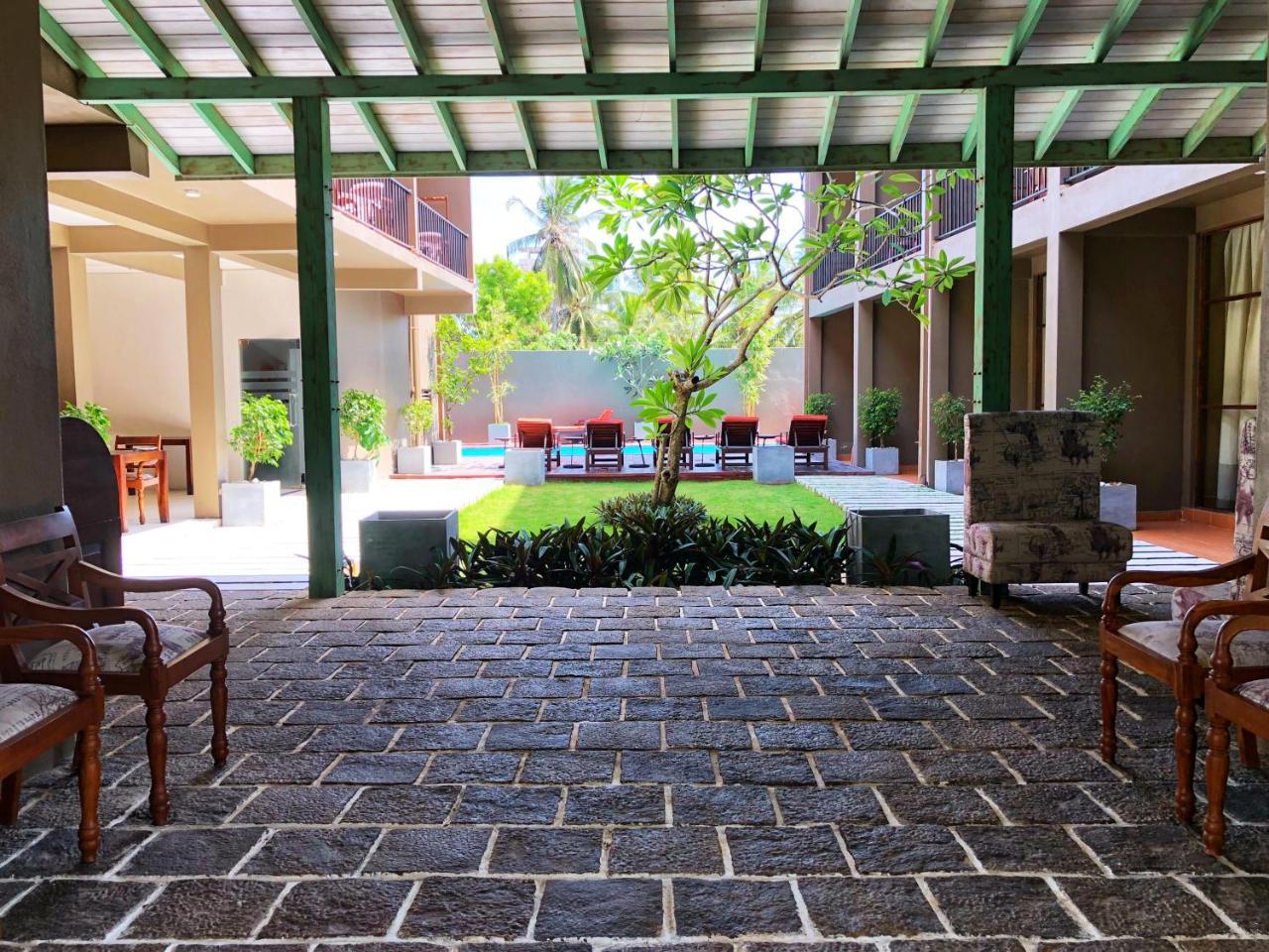 Hotel Waves By Tranquil Negombo Exterior foto