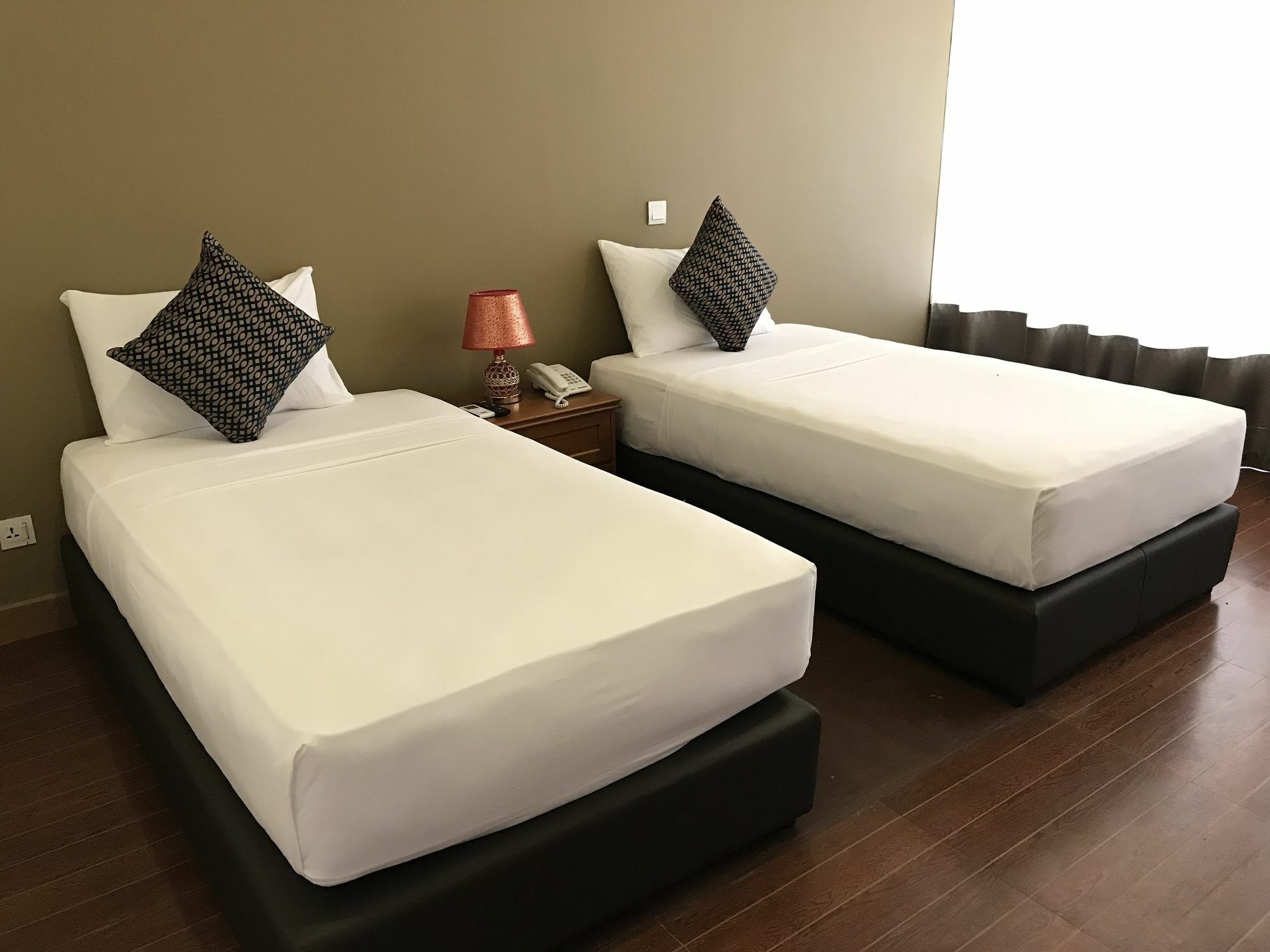 Hotel Waves By Tranquil Negombo Exterior foto